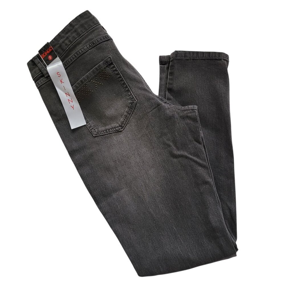 NEW WITH TAGS STUDDED BONGO SKINNY JEANS SIZE JR 9